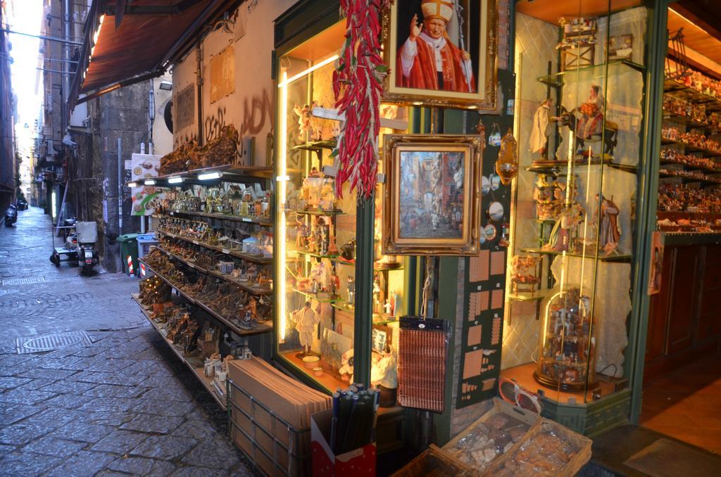 La Strada Parlata Hotel Napoli Bagian luar foto